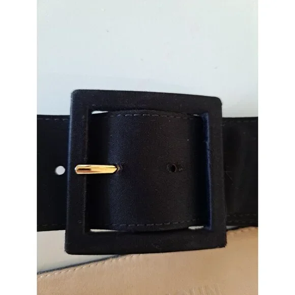 St. John Black Wide Belt With Gold Buckle Leather & Polyurethane Size 12 USA - Picture 3 of 9